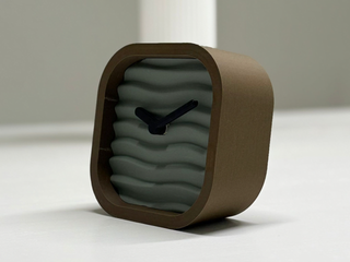 Wavy Desk Clock